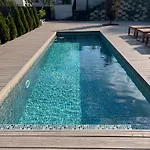 5, Pechlátova - Bazén, Parkování V Domě Appartement *